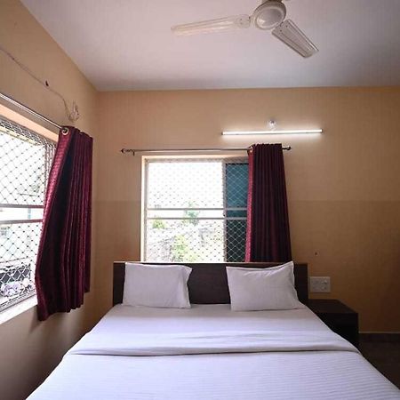 Oyo Flagship Hotel New Moon Inn Puri Exteriör bild