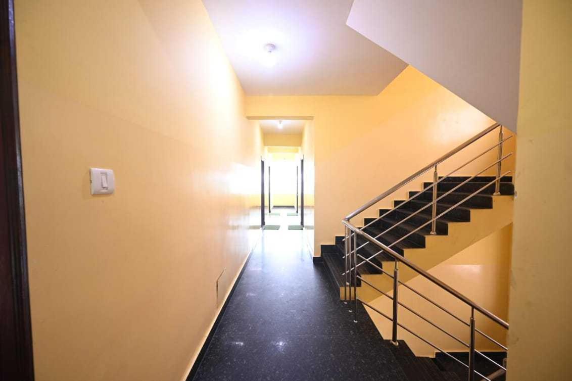 Oyo Flagship Hotel New Moon Inn Puri Exteriör bild